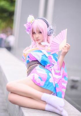 我和闺蜜在公车被cao污文