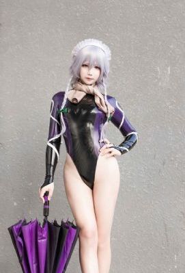 被迫成为女同学的脚奴袜奴