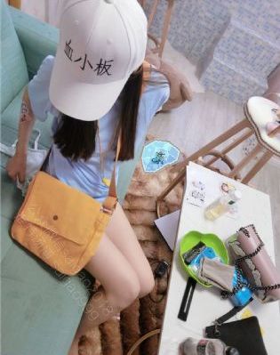 撕开她的乳罩慢慢揉捏吻视频